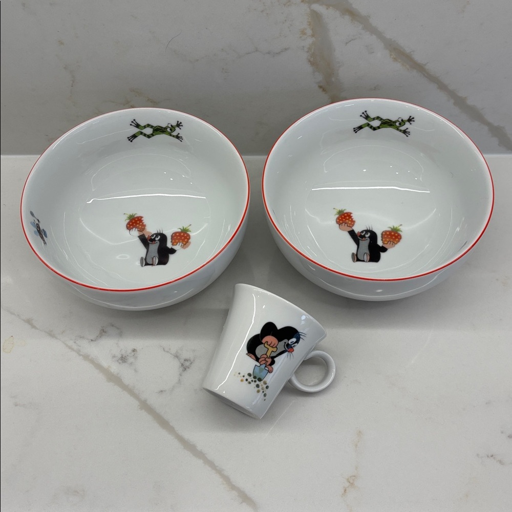 2 Czeck Porcelain Krtek The Little Mole Strawberries Frog Cereal Bowls & Mug